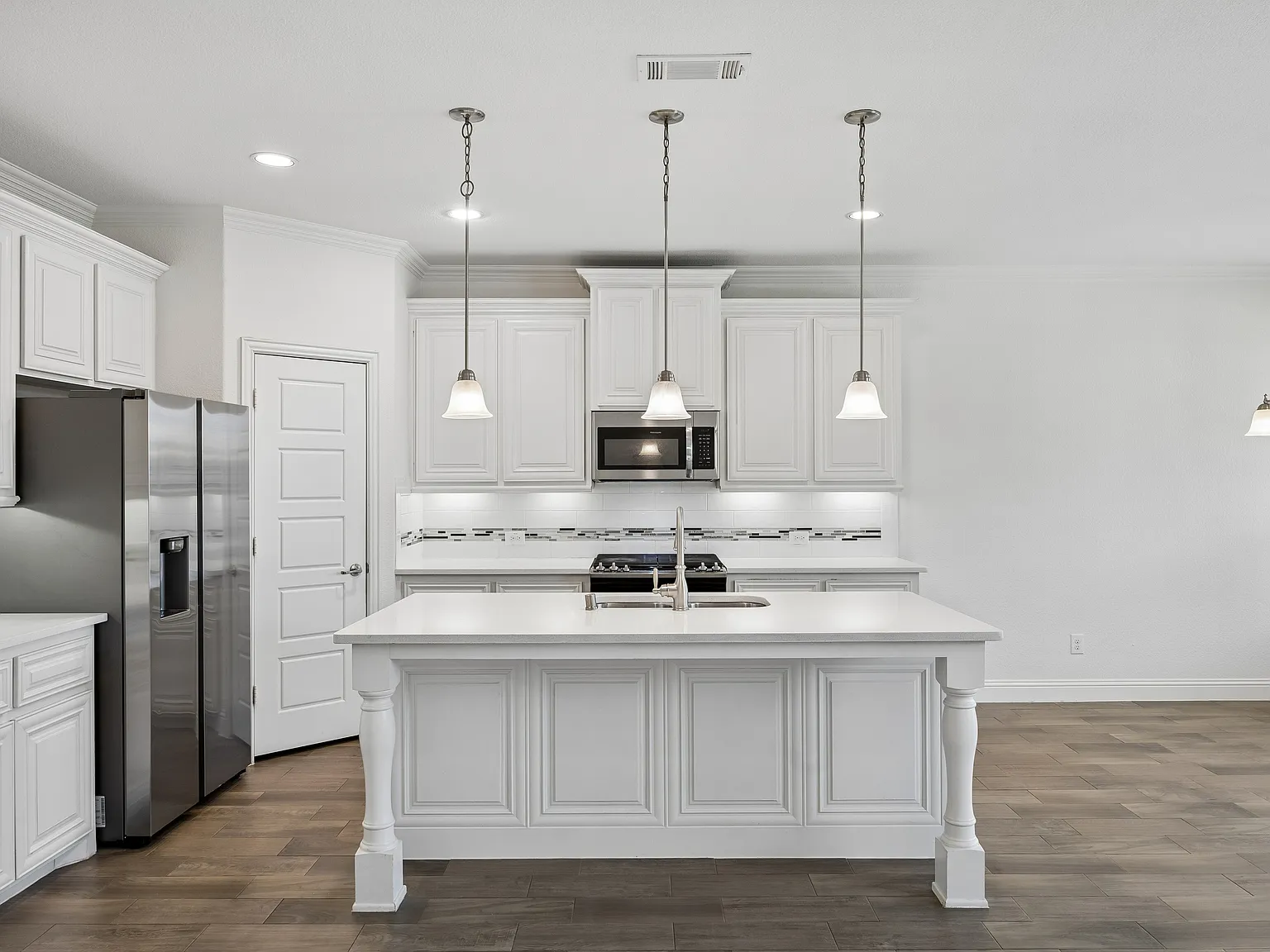 4 bed, 2436 sqft, $3,195 — Photo 2