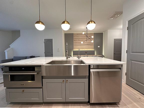 2nd image of 706 Denhoff Dr