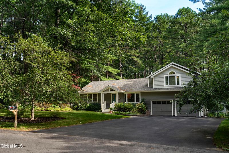 2nd image of 11 Hallak Drive
