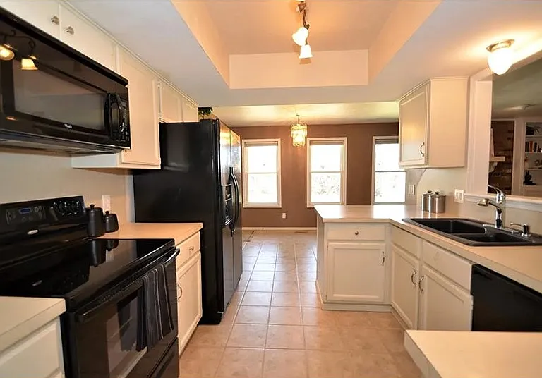 724 Teal Pl — Photo 2