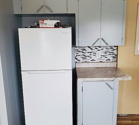 3rd image of 2400 W Carroll Ave