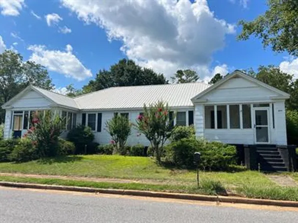 307 W Parkway Ave, Talladega, AL 35160