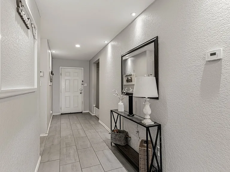 20803 Cape Coral — Photo 21
