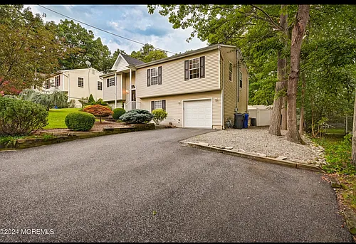 1375 Larchmont Ave Photo 1