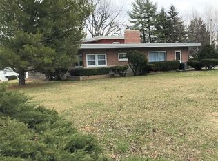 9 11th St NE, Linton, IN 47441