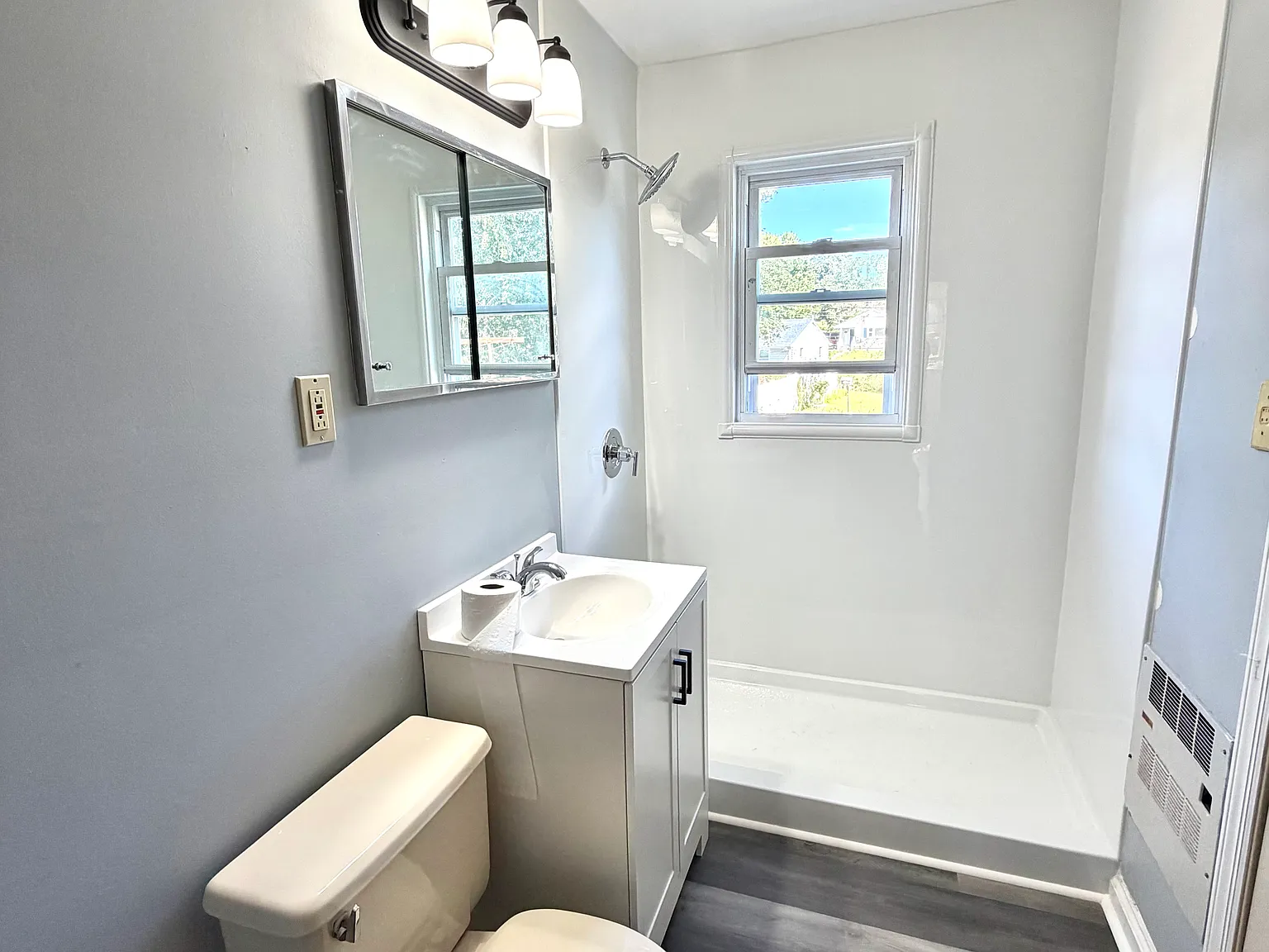 3 bed, 1000 sqft, $2,350 — Photo 4