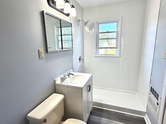 4th image of 460 Stonybrook Rd #2