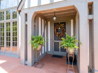 33 Sunset Dr, Anniston, AL 36207