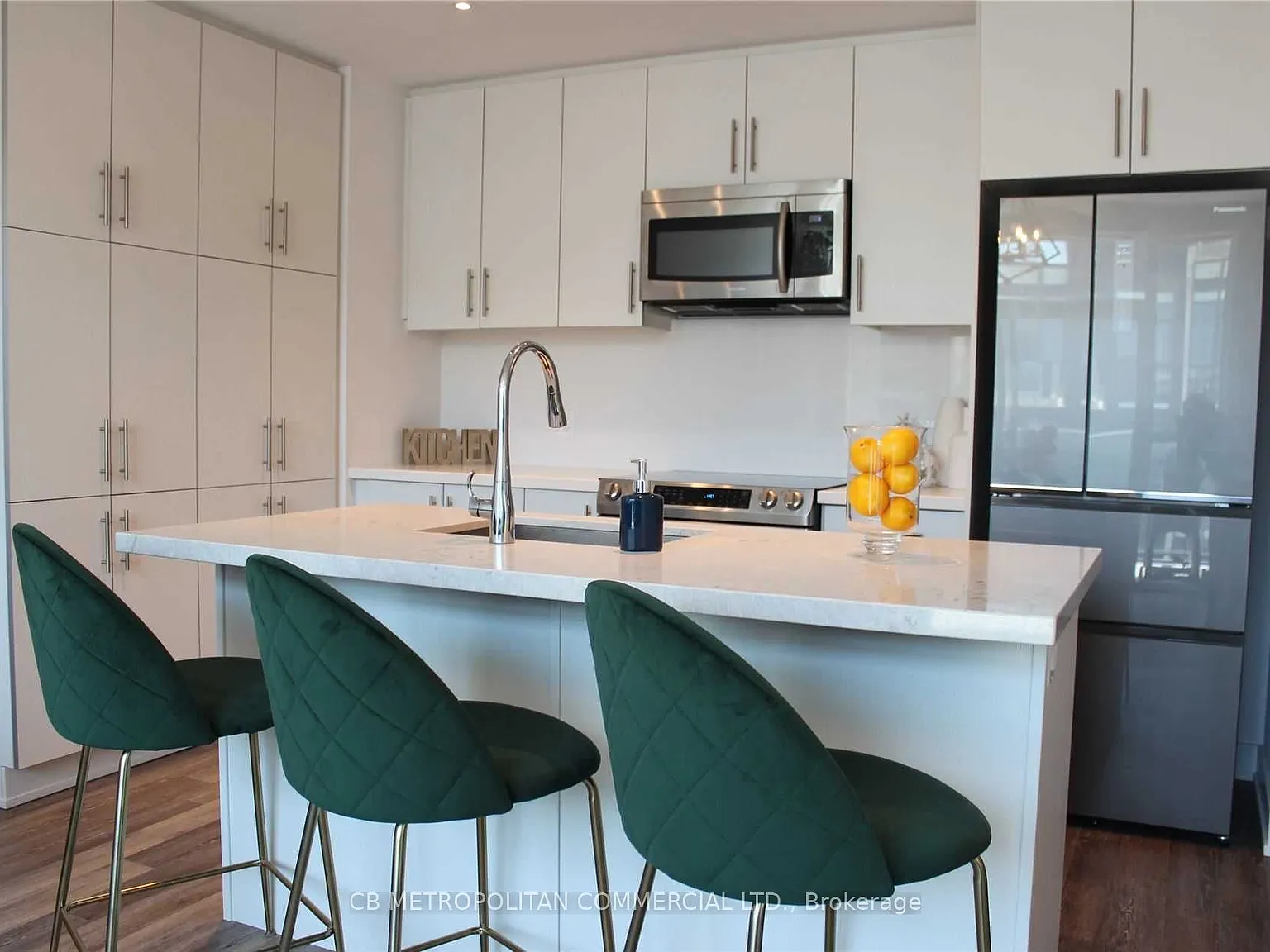 3 bed, $2,500 — Photo 2
