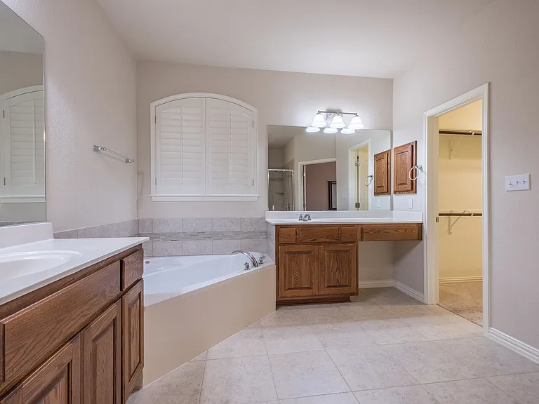 165 Lady Bird Ln — Photo 35