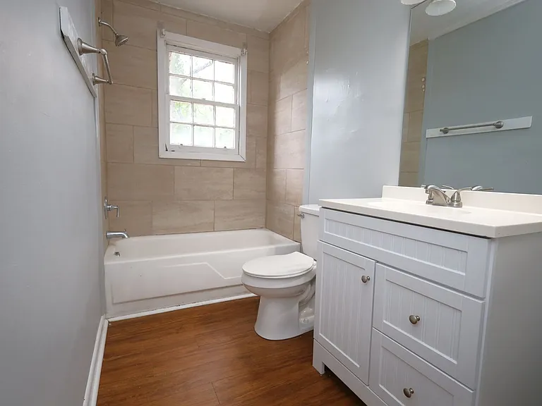 808 Lilly St #B — Photo 7