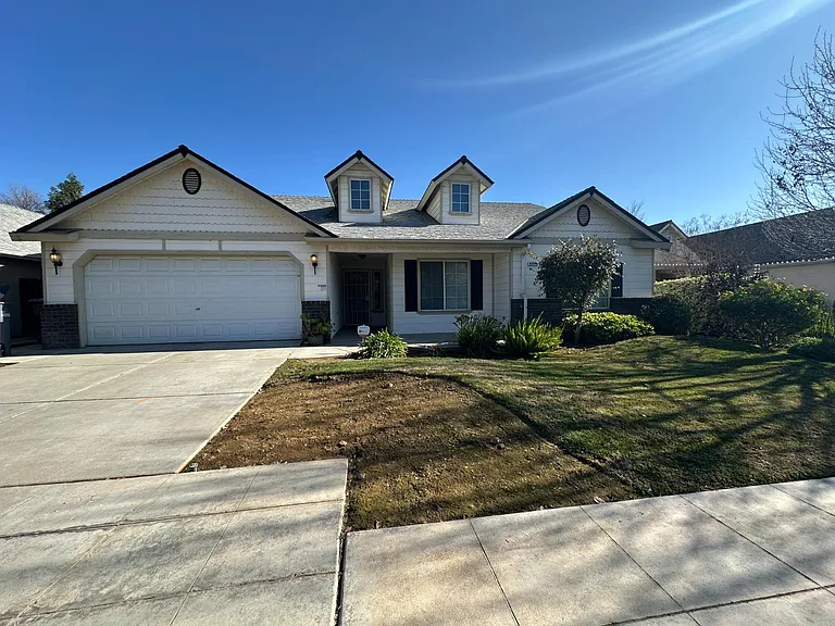 6678 N Western Ave — Photo 1