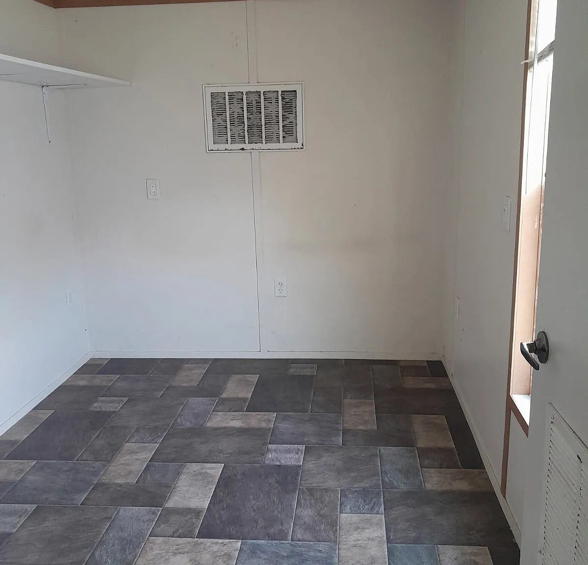 4527 Highway 90 — Photo 1