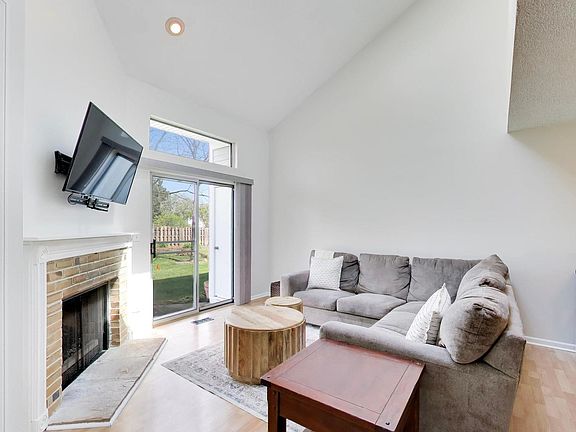 4th image of 1275 Ranchview Ct