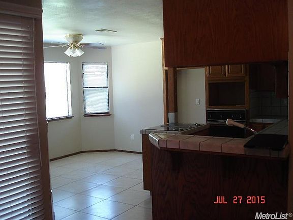 3rd image of 858 River Bluff Dr