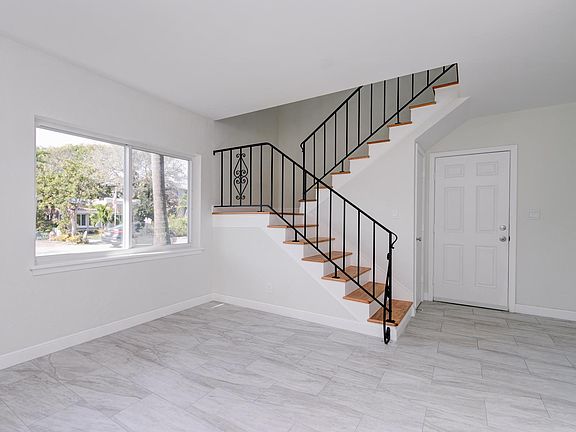 4th image of 206 NE 16th Ave #1