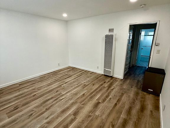 4th image of 10617 Woodbine St #0B-1Ba-350Sqft