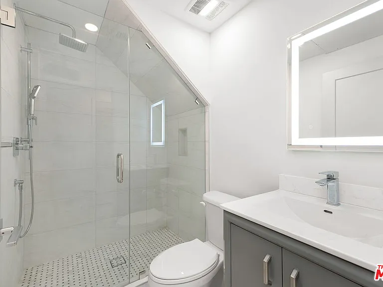 849 N Alta Vista Blvd — Photo 19