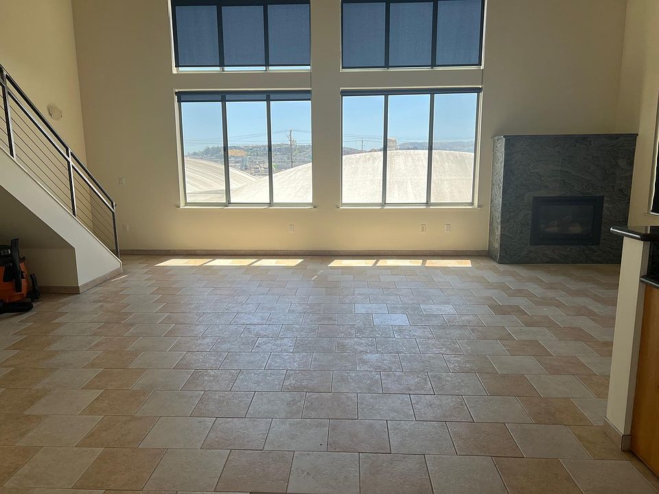 1st image of 2141 26th St Unit 102