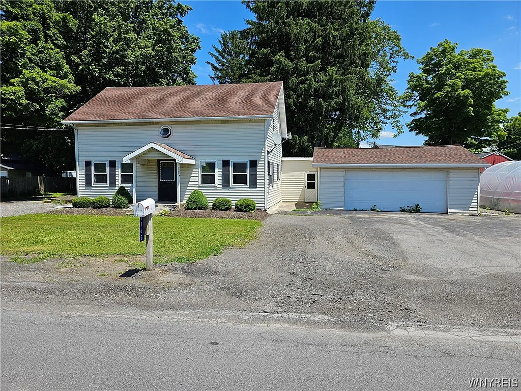 1165 Sandridge Rd photo 1