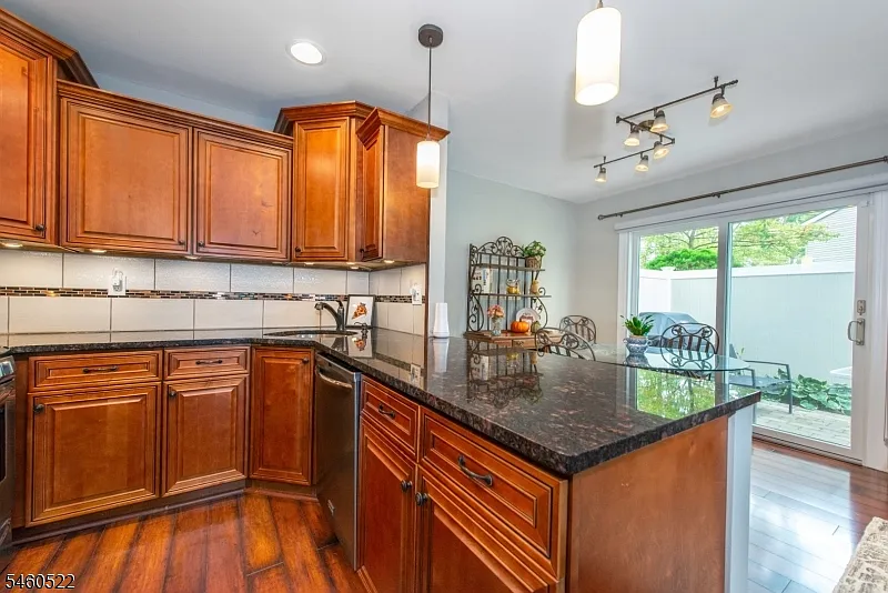 1 bed, 1.0 bath, $2,500 — Photo 4