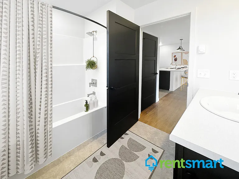 2405 Arcadia Dr #101 — Photo 4