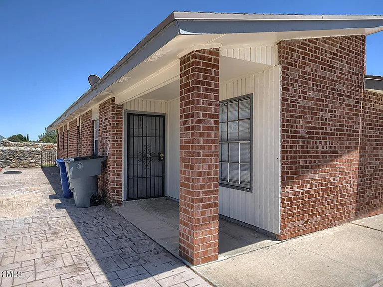 3536 E Glen Dr #B — Photo 2