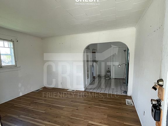 3rd image of 1764 E Johns Ave