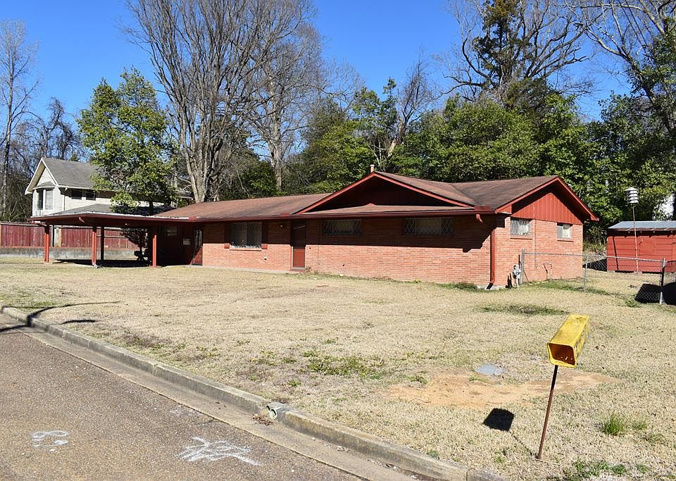 1st image of 1826 Macarthur Dr
