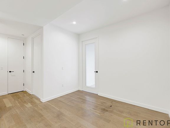 3rd image of 1875 Atlantic Ave #1A