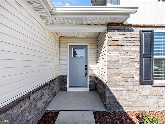 2nd image of 77 Alnwick Ln