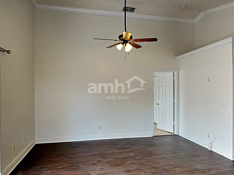 989 Little Creek Rd — Photo 6