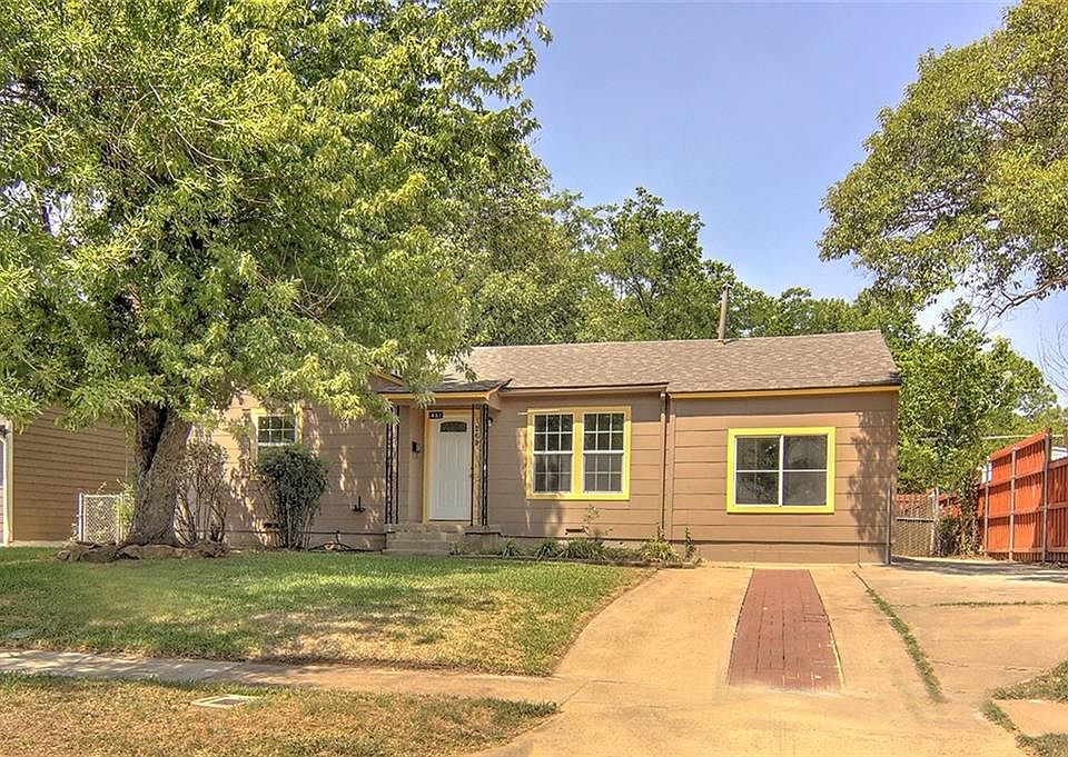 1st image of 431 Collins Dr