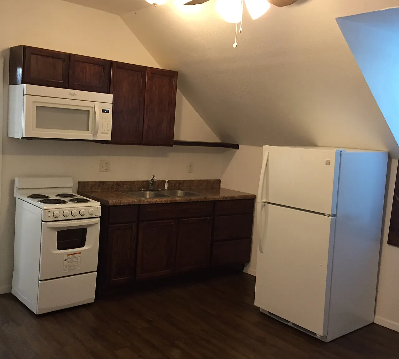 Studio, $749 — Photo 1