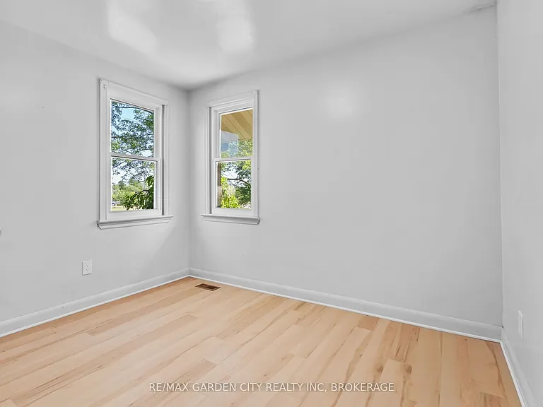 1828 Decew Rd — Photo 14