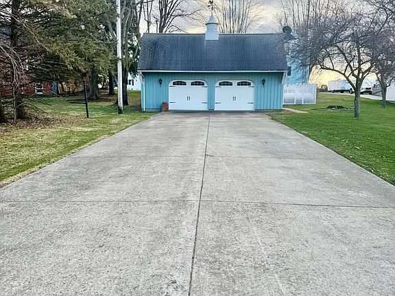 5th image of 782 Walnut St