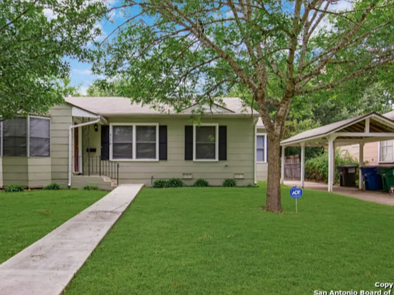 415 N Meadowlane Dr — Photo 1