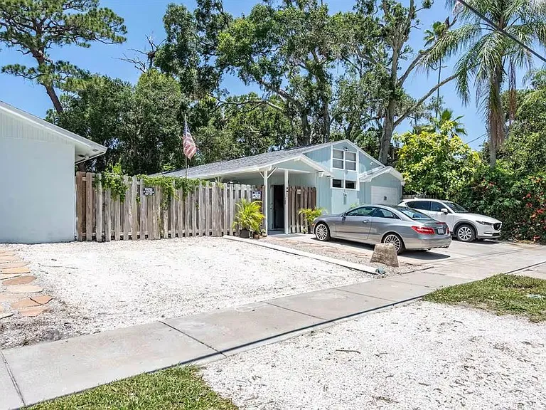 1317 Cocoanut Ave #B — Photo 29