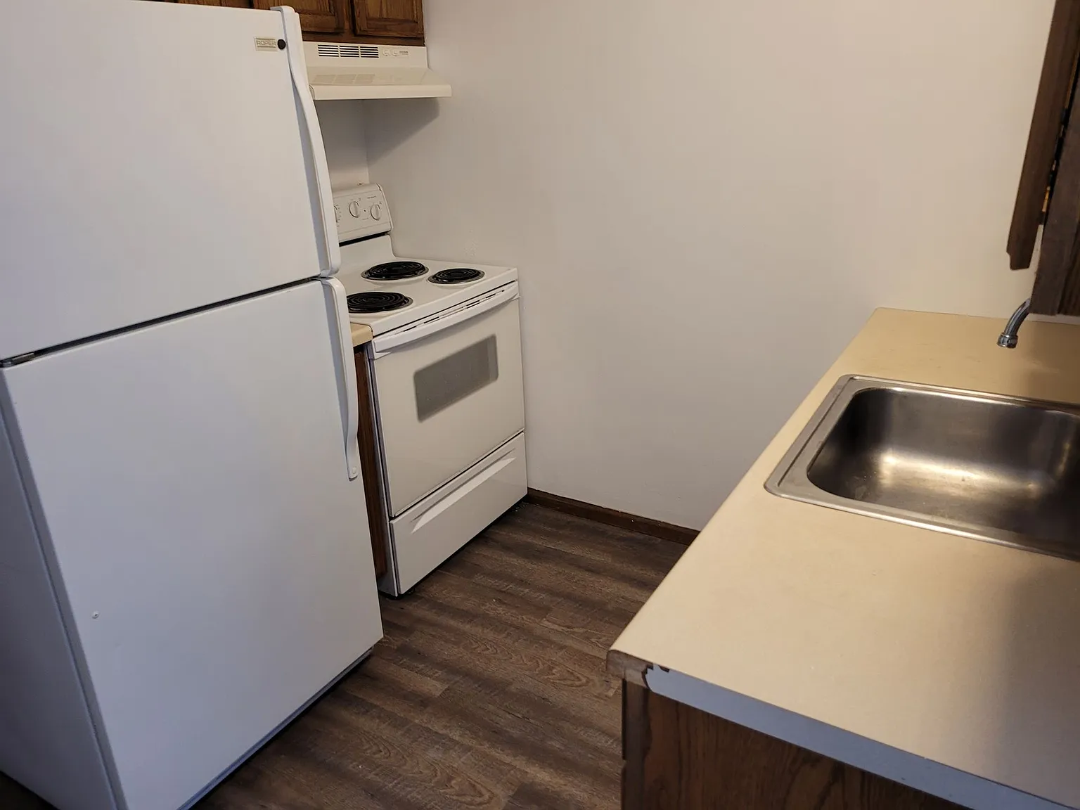 Experience Luxurious Living in the Heart of Kenwood, Baxter - Spacious Apartment — Photo 2