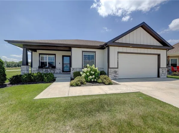 15761 Sheridan Pl, Basehor, KS 66007