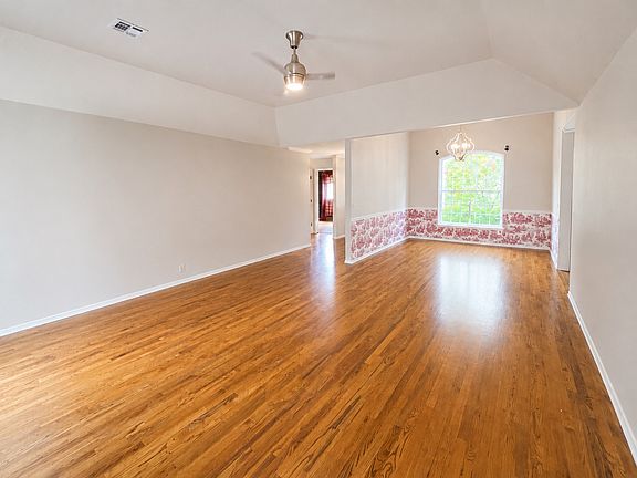 5th image of 3102 W Pittsburg St