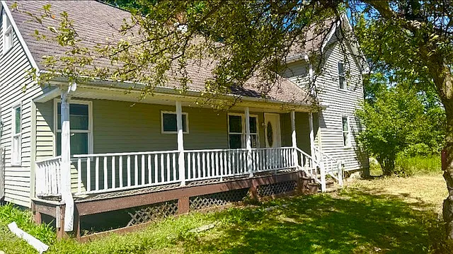 739 Clay St — Photo 2