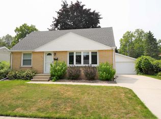 1217 Langlade Ave, Green Bay, WI 54304