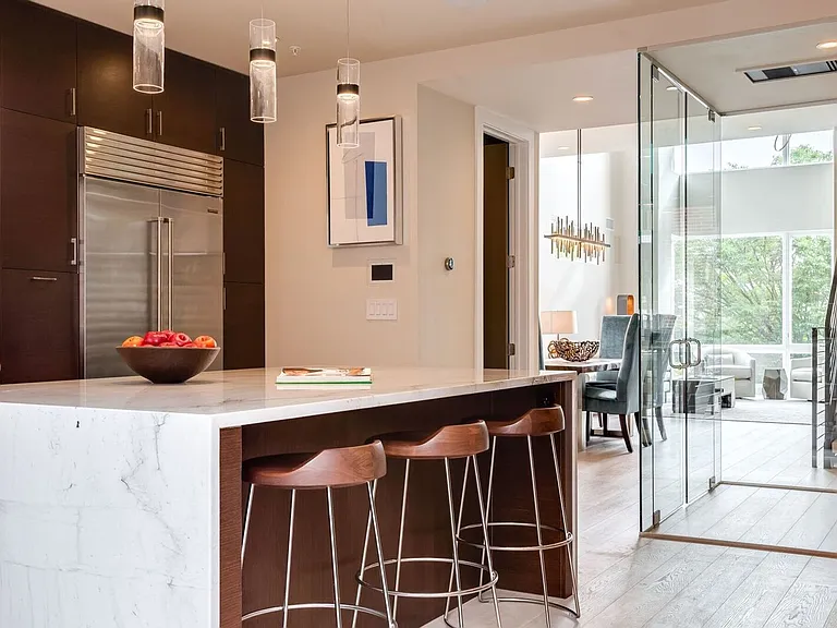 147 S Hancock St — Photo 9