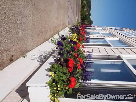 2nd image of 4464 Dowling St