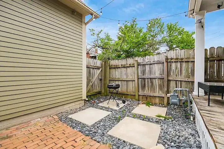 830 Kerr St — Photo 12