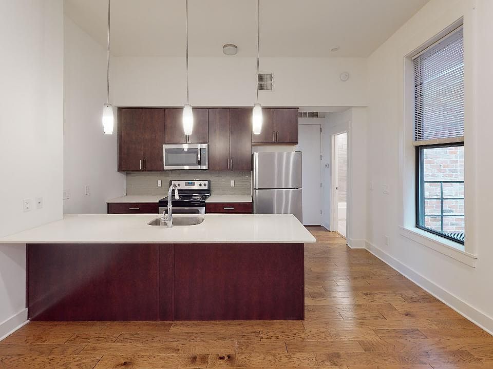 2nd image of 1808 Race St