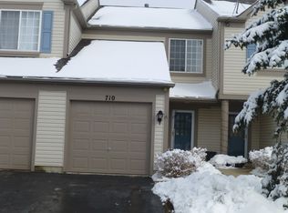 710 Blossom Ct, Naperville, IL 60540