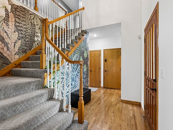 5th image of 12823 Perry St