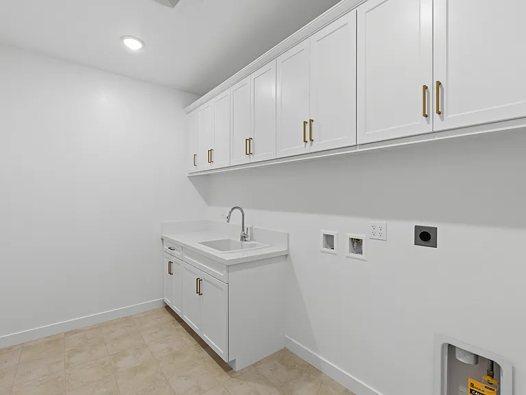 11647 Saddleback Dr — Photo 9